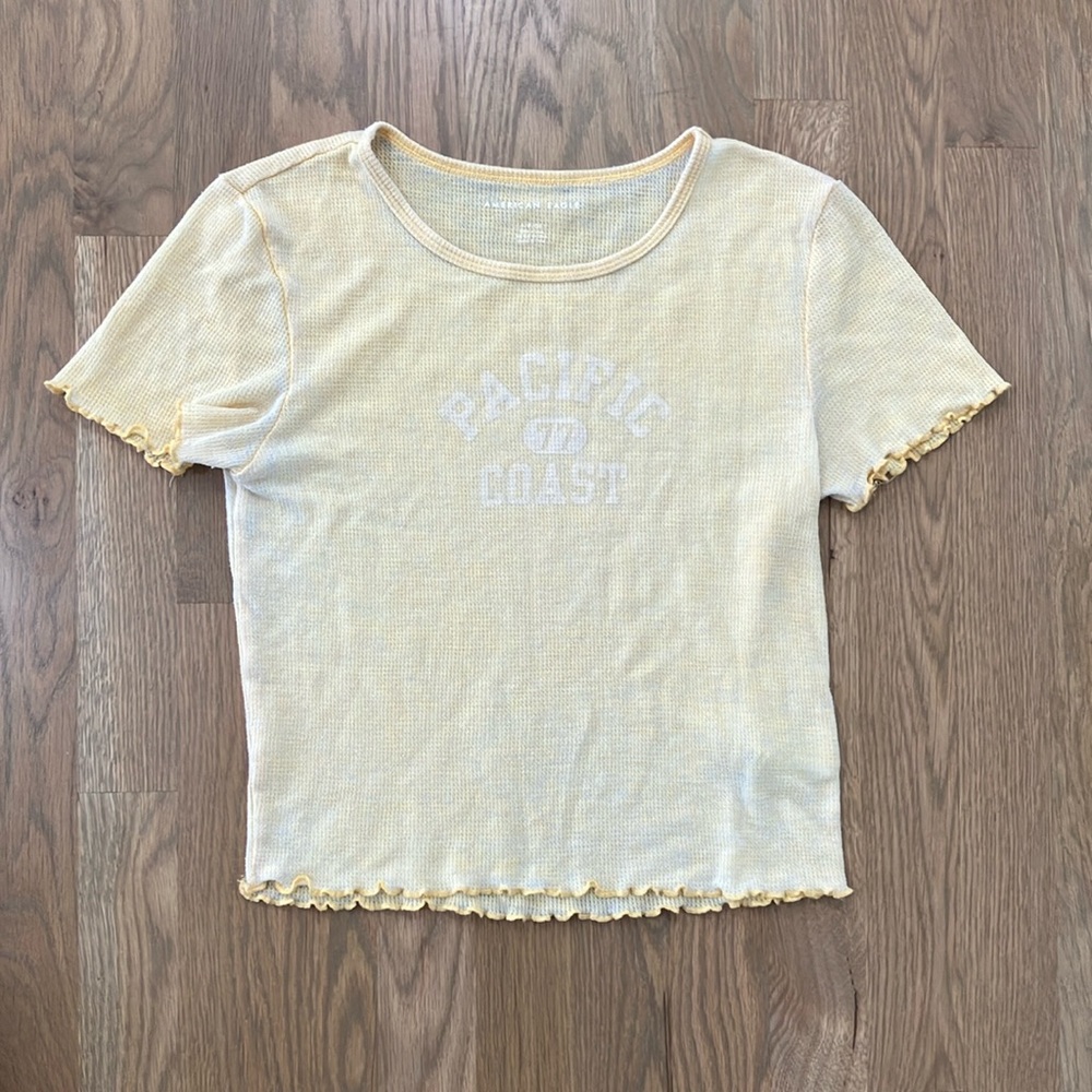 American Eagle Outfitters Women’s Butter Yellow Short Sleeve Crop Top Shirt
